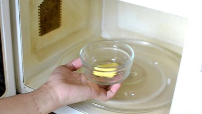 How to Make Chocolate Lip Balm