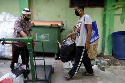 Starved Of Wifi, Indonesians Trade Plastic Trash To Study Online