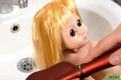 How to Fix Doll Hair Without Fabric Softener