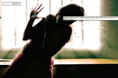 Indian-American gets award for ending domestic violence