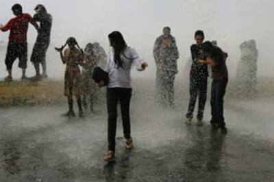 Monsoon reaches Central India, no respite in North