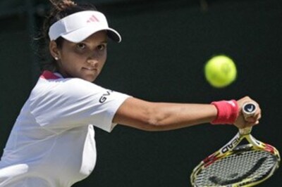 Sania crashes out of Dubai Open