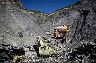 Germanwings co-pilot researched suicide methods, cockpit door security: prosecutors