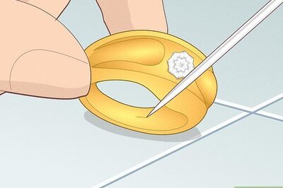How to Use Bleach to Test the Purity of Gold