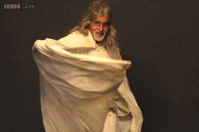Amitabh Bachchan sports long locks, surprises fans with his new look