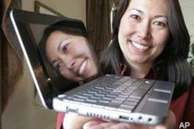 Hewlett-Packard unveils small laptop for school kids