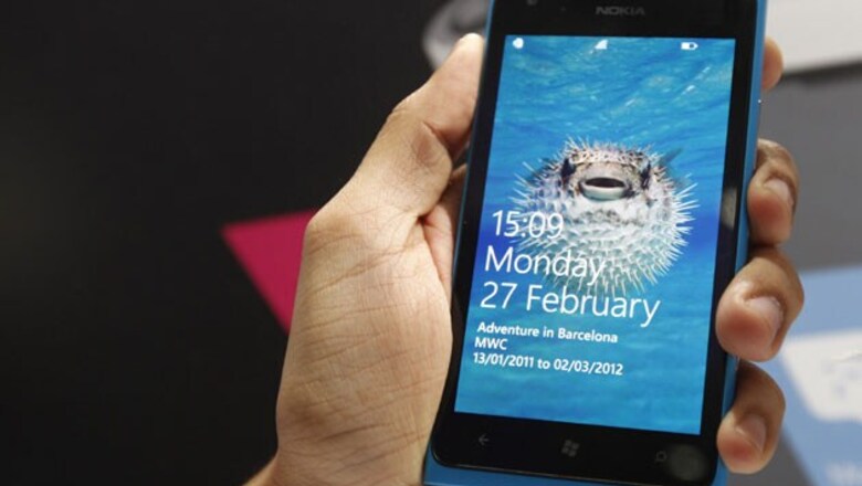 Nokia gains on Samsung's loss