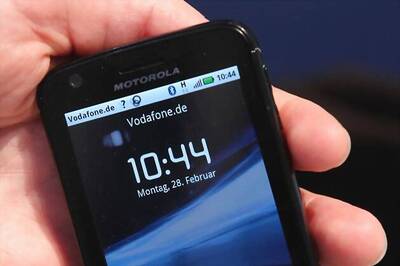 Intel inks mobile deals with Motorola, Lenovo