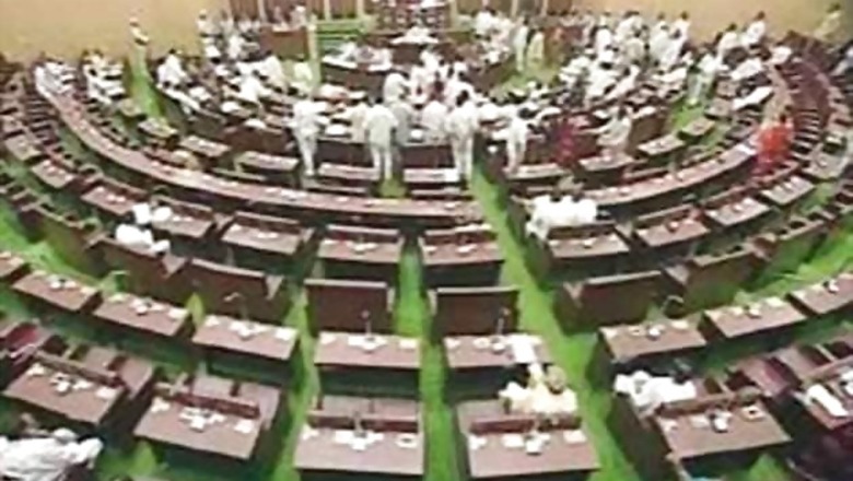 Assembly adjourned twice as AP, Telangana supporters refuse to relent