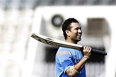 After brickbats it's bouquets for Tendulkar from Sena