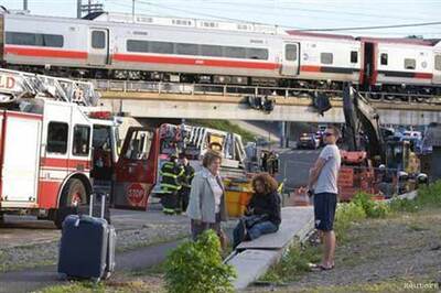 Nearly 50 hurt as two trains collide in Connecticut