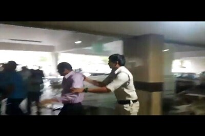 Relatives Vandalise Hospital After Death of RSS Worker