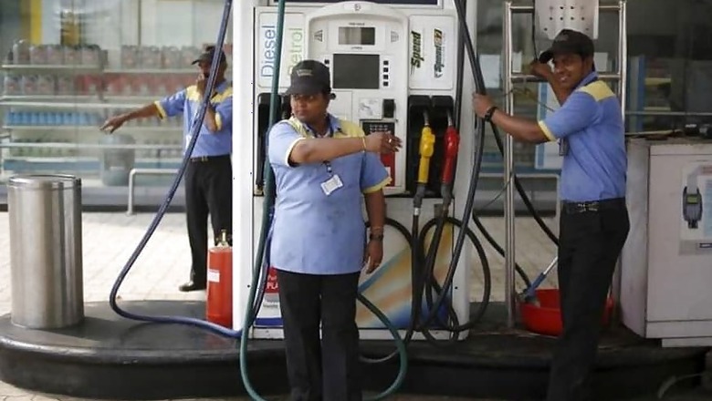 STF Found Seven Petrol Pumps Cheating Consumers Using Chip