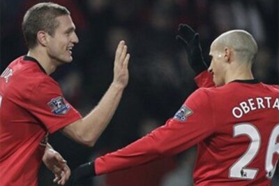 Man Utd cruise past Wolves to go level at top