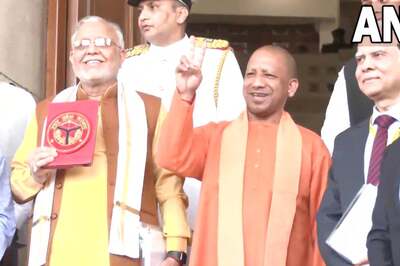 News18 Afternoon Digest: Yogi Govt 2.0 Presents Biggest Budget Ever; Delhi Mayor Election Underway Post 3 Failed Attempts & Other Top Stories