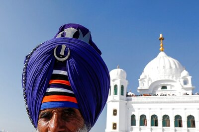 Pakistan Issues 2,856 Visas to Sikh Pilgrims from India for Baisakhi Celebrations