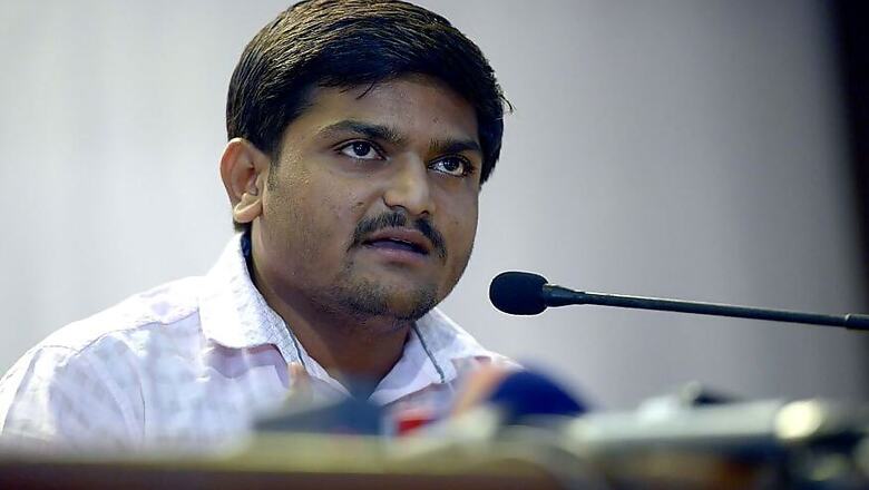 'Only Chaiwala Can Suggest Selling Pakodas for Employment', Hardik Patel Attacks Narendra Modi