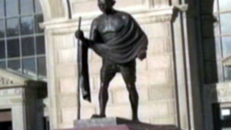 Ex-footballer has one goal: Gandhi statue in London