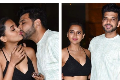 Tejasswi Prakash Celebrates Birthday With Paps In Goa, Beau Karan Kundrra Kisses Her | Pics