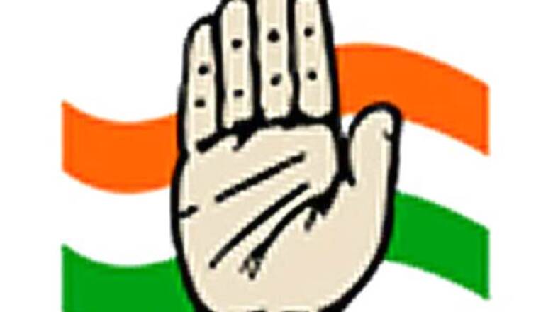 Embarrassed Odisha Cong slams Tharoor for statement on Patnaik