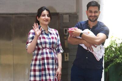 Soha Ali Khan, Kunal Kemmu Bring Daughter Inaaya Naumi Home