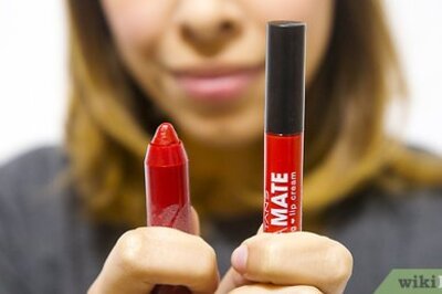 How to Wear Neon Lip Makeup