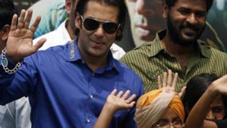 In pics: Salman whips up fan frenzy in Delhi