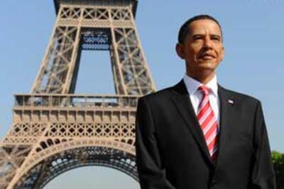 Obama's wax statue unveils at Eiffel Tower
