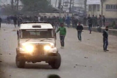 Police clash with protesters in Srinagar