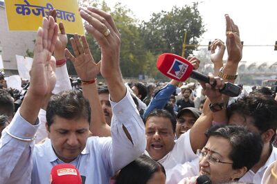 Atishi, Saurabh Bharadwaj Detained as AAP Protests Arvind Kejriwal's Arrest