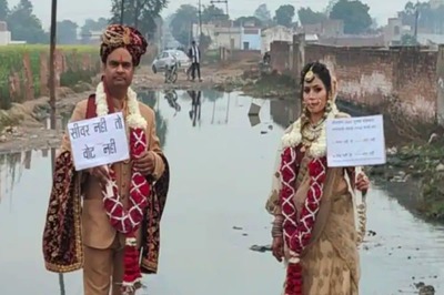 Agra Couple Celebrates Wedding Anniversary In A Drain To Protest Against Authorities