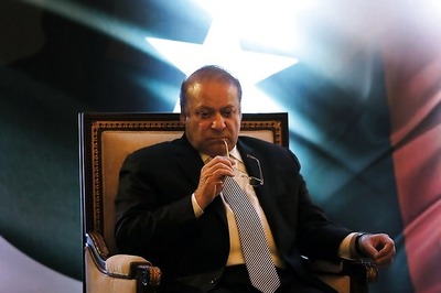 Pak Opposition Keeps Pressure on Sharif Despite Probe Pledge