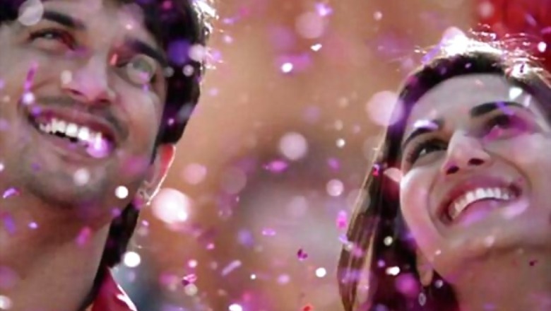 'Shuddh Desi Romance': Sushant, Vaani paint the town pink in 'Gulaabi'