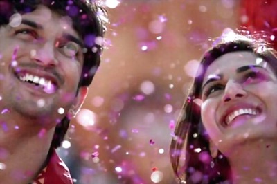 'Shuddh Desi Romance': Sushant, Vaani paint the town pink in 'Gulaabi'