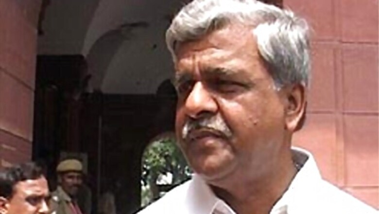 Sriprakash Jaiswal to send notice to Kejriwal on corruption allegations