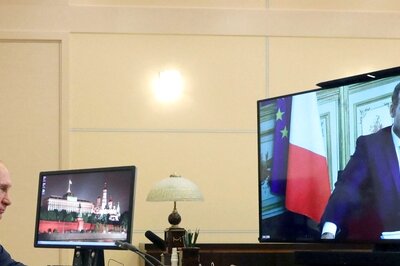 Vladimir Putin, Emmanuel Macron Agree on Need for 'De-escalation' in Ukraine