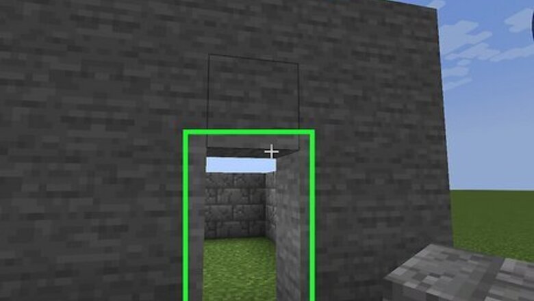 How to Make a Secret Door in Minecraft: Beginner + Expert