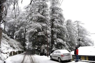 Heavy Snowfall Paralyses Himachal, Uttarakhand; More Predicted in 24 Hrs