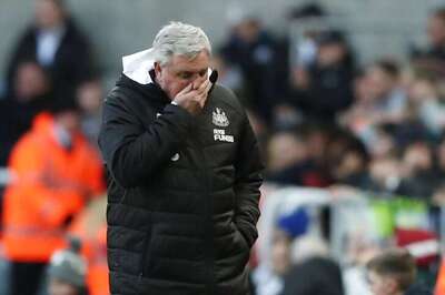 Premier League Stops Handshakes to Prevent Further Spread of Coronavirus