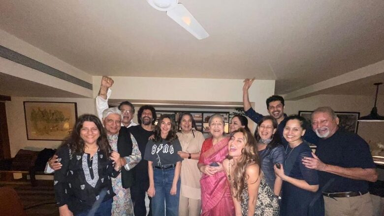 Shabana Azmi Shares Happy Pic From 'Betu' Farhan Akhtar's Birthday Bash; Javed Akhtar, Zoya Join In