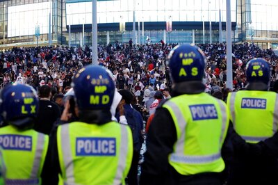 Euro 2020: Fans Charge Security at Wembley Before Final, 19 Police Injured