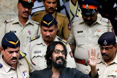 Arrest of cartoonist uncalled for: Congress