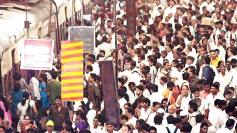 Ban male hawkers in women coaches: Patil