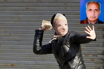 PDP MLA Injured as Mob Attacks Vehicle in Pulwama