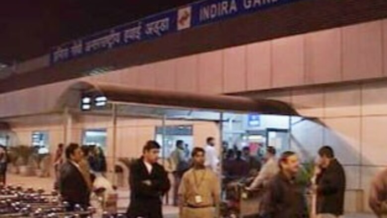Emergency landing: 3 including a woman detained