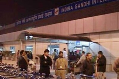 Emergency landing: 3 including a woman detained