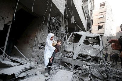 Syrian, Russian Air Strikes Kill 25 Civilians in Syria, Says Human Rights Group