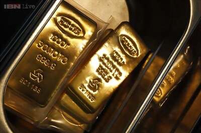 Government cuts import tariff value on gold, silver