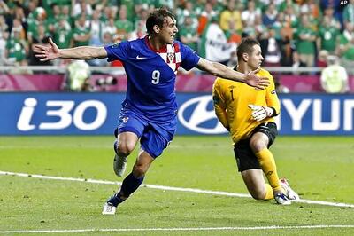 Strikers give Croatia a chance at Euro 2012