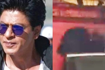 Shah Rukh Khan Hides His Face With Black Hoodie as He Gets Snapped in Mumbai